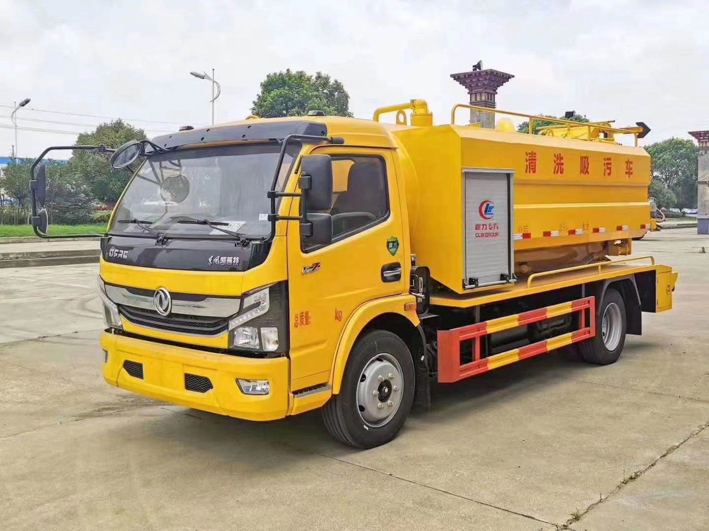 國六東風多利卡聯合疏通車：管道清淤保障安全度汛