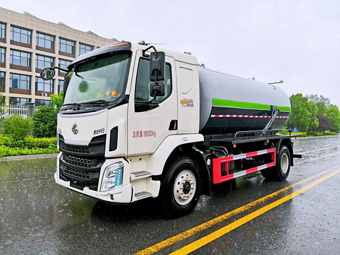 全面改善人居環境吸污車市場化勢在必行