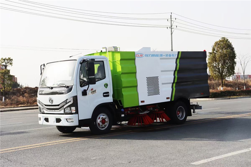 東風小多利卡掃路車買一臺車一年就能回本，縮減人工成本、管理成本，您還在等什么呢