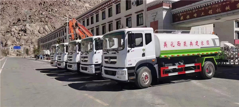 美化西藏共建家園，程力東風(fēng)多利卡15方灑水車已順利到達西藏