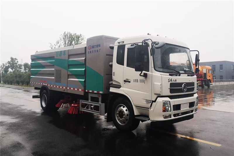 東風(fēng)天錦掃路車(chē)工藝比較精湛,性價(jià)比超級(jí)高的環(huán)衛(wèi)專(zhuān)用車(chē)型