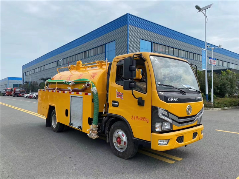 東風天錦環衛清洗吸污車通過高壓水射生的壓力，打開阻塞管道