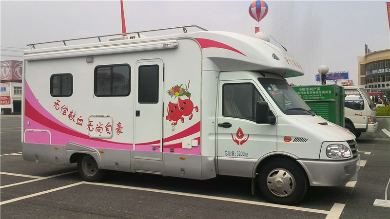 東風御風長軸高頂B型房車全車旅居區域全部采用游艇地板