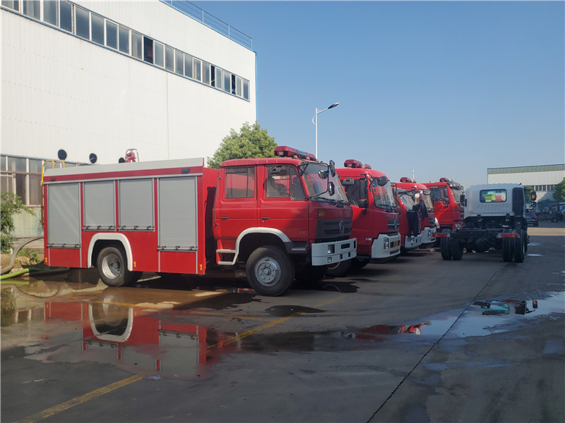 東風(fēng)多功能國六8噸消防灑水車機(jī)動靈活、操控性好、維修簡便