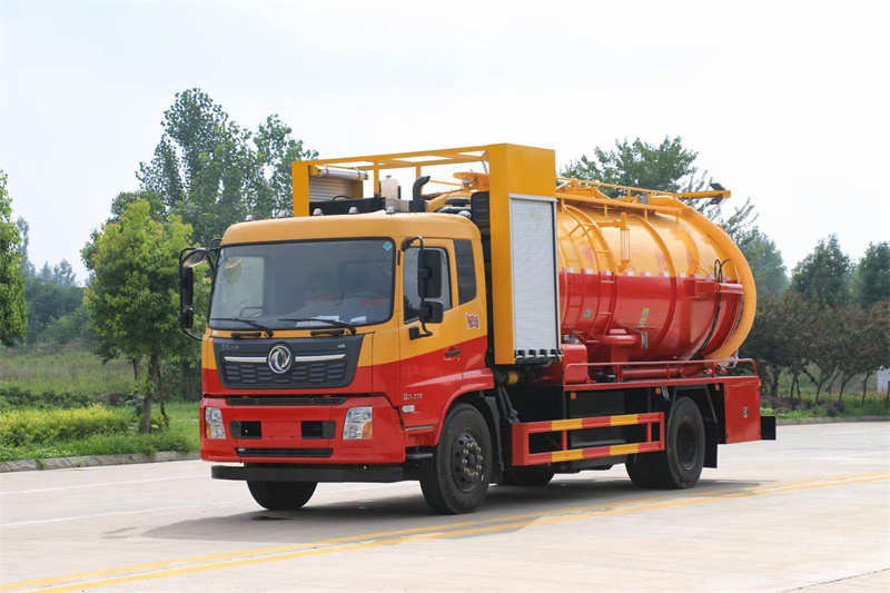 市?搶政?修，救險排澇利器東風(fēng)天錦清洗吸污車，市面上最暢?的銷?車型