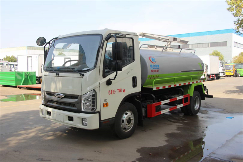 福田領航5.3方吸糞車