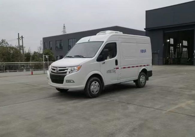 國(guó)六東風(fēng)御風(fēng)短軸柴油冷藏車