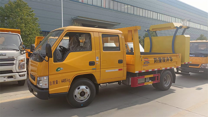 江鈴雙排座70K藍牌防撞緩沖車